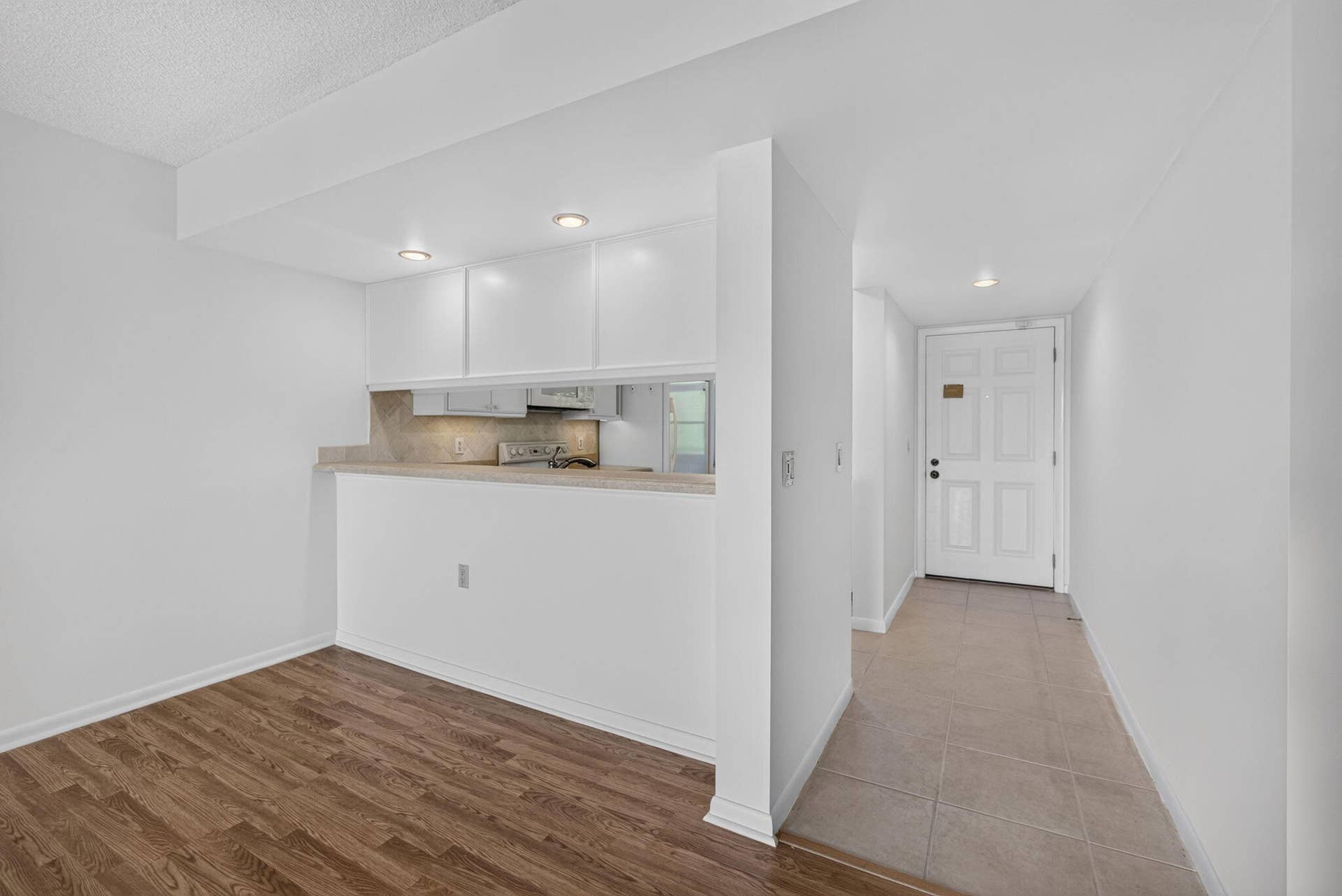 3710 WHITEHALL Drive, #401, West Palm Beach, FL 33401 Entry View from Livingroom