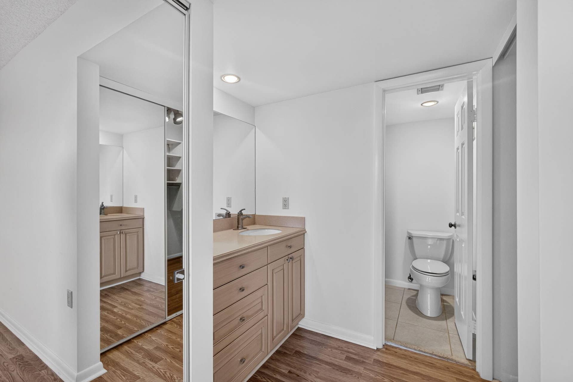 3710 WHITEHALL Drive, #401, West Palm Beach, FL 33401 Primary Bathroom