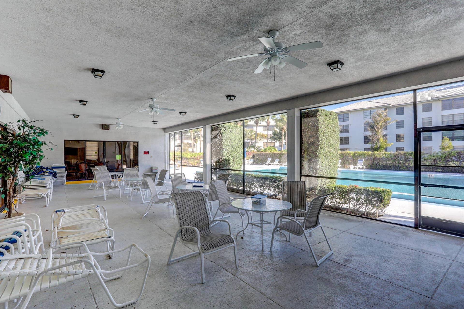 3710 WHITEHALL Drive, #401, West Palm Beach, FL 33401 42-web-or-mls-IMG_0386_87_88_89_90