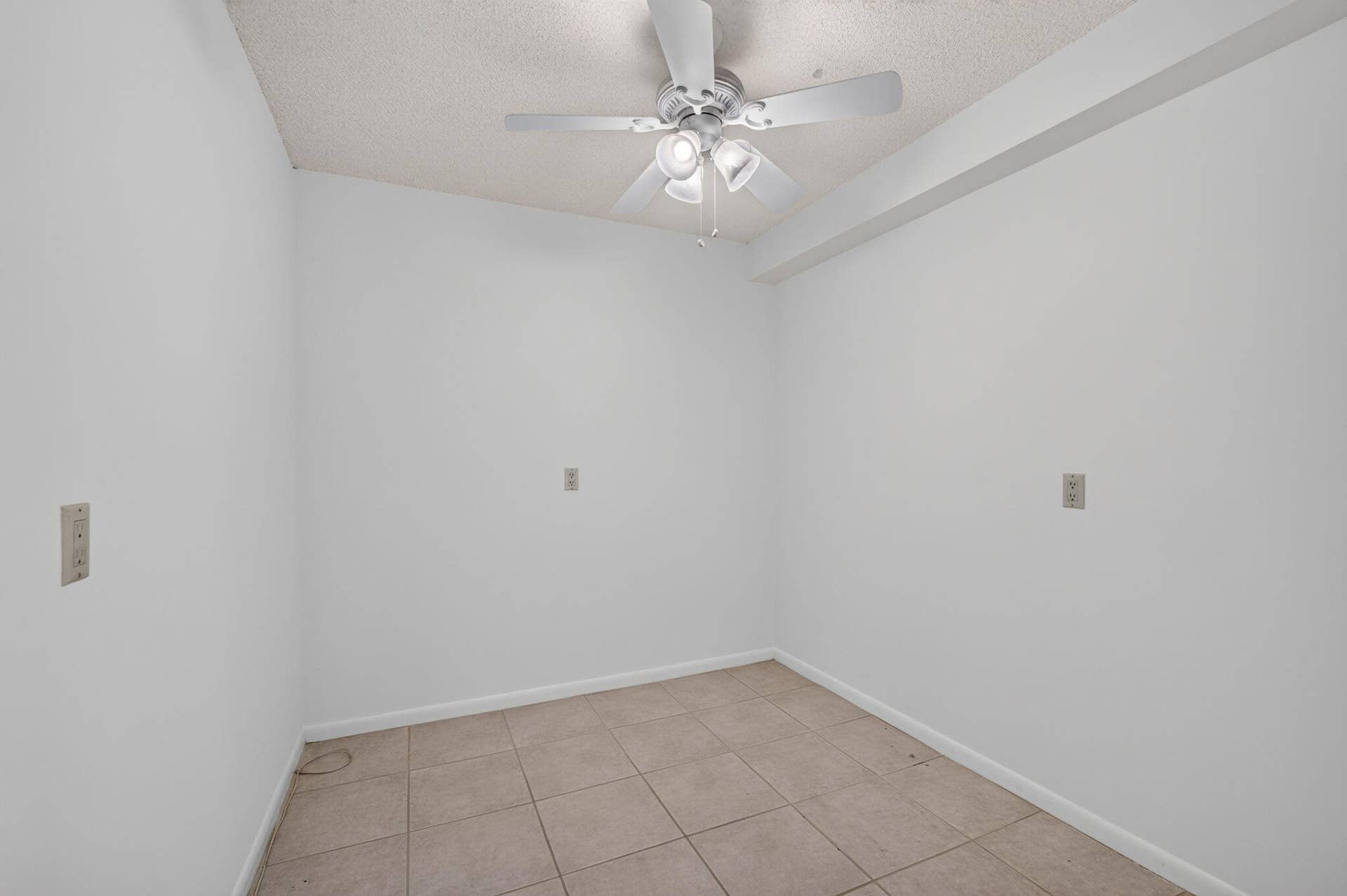 3710 WHITEHALL Drive, #401, West Palm Beach, FL 33401 Extra Room can be an Office/Storage/gym