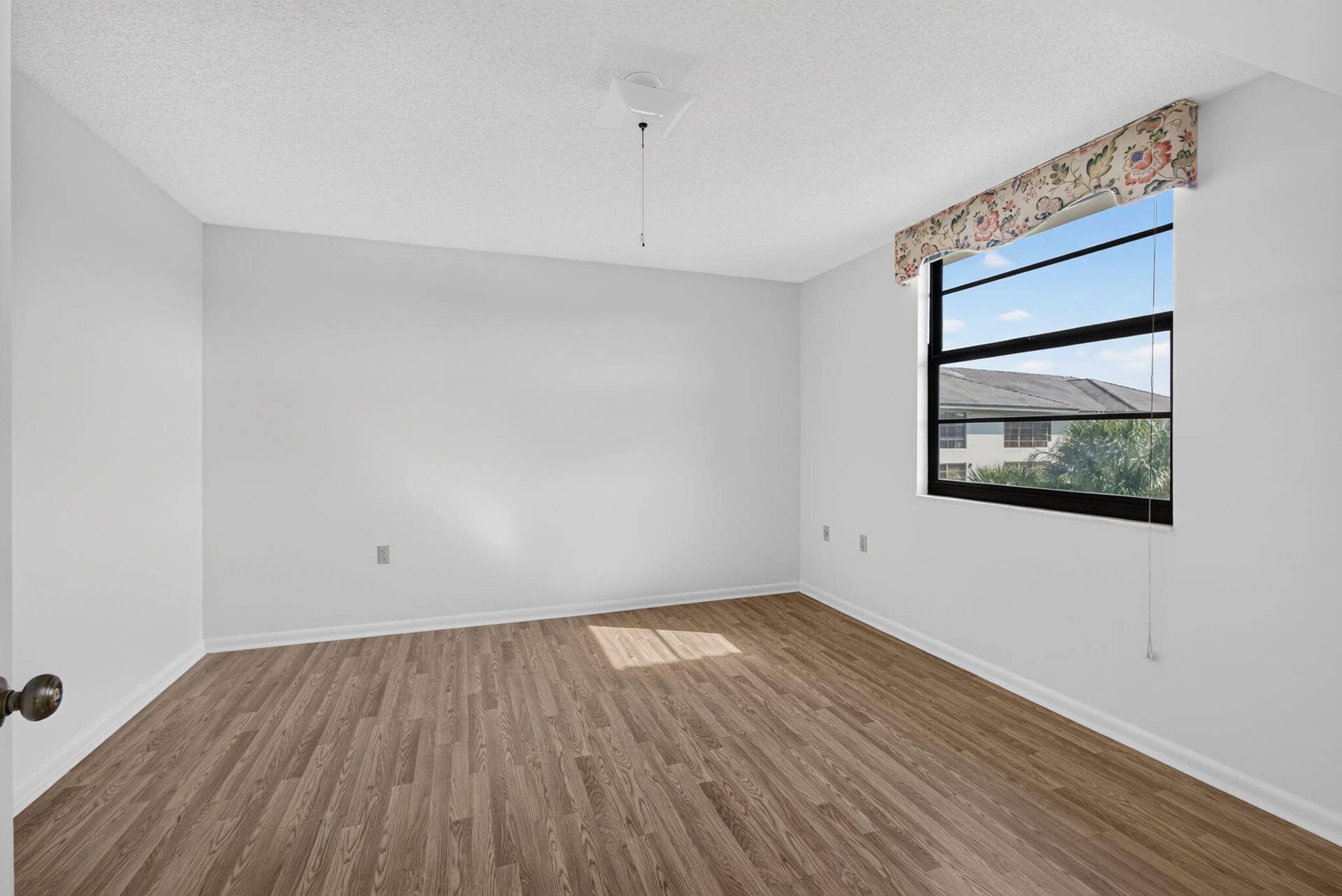 3710 WHITEHALL Drive, #401, West Palm Beach, FL 33401 Primary Room