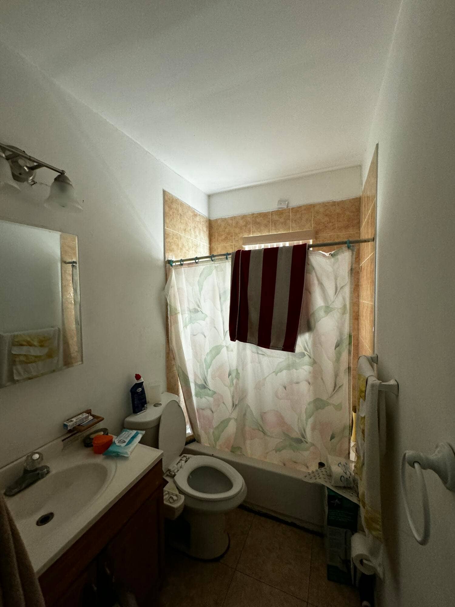 1929 SW 17TH Street, Miami, FL 33145 Main Bath