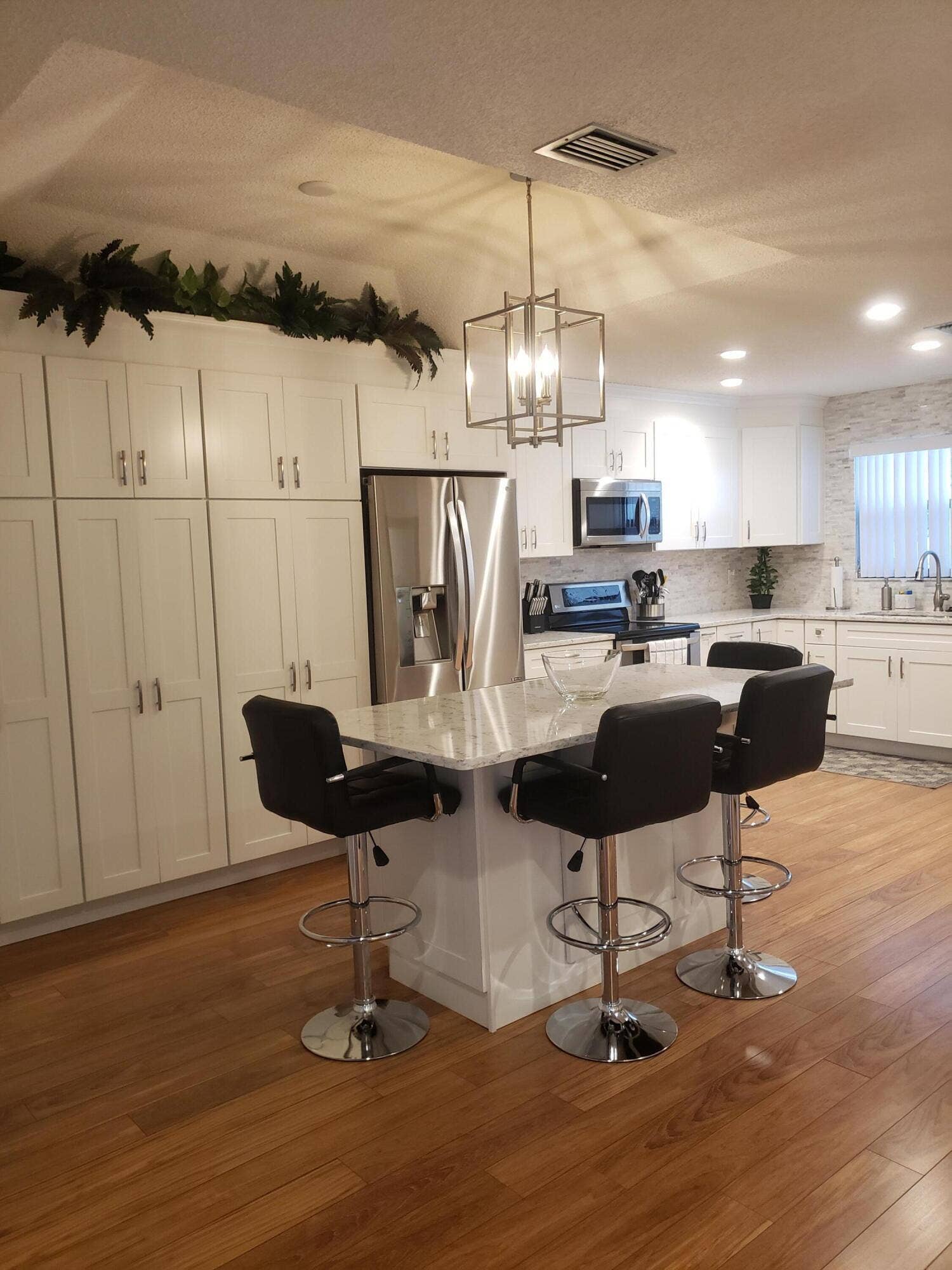6021 landing way gorgeous kitchen