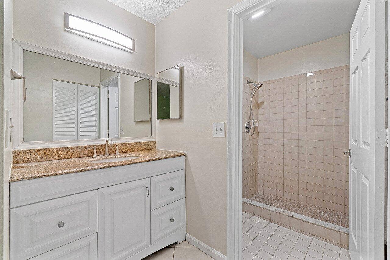 029-462HardwoodPlace-BocaRaton-FL-33431-