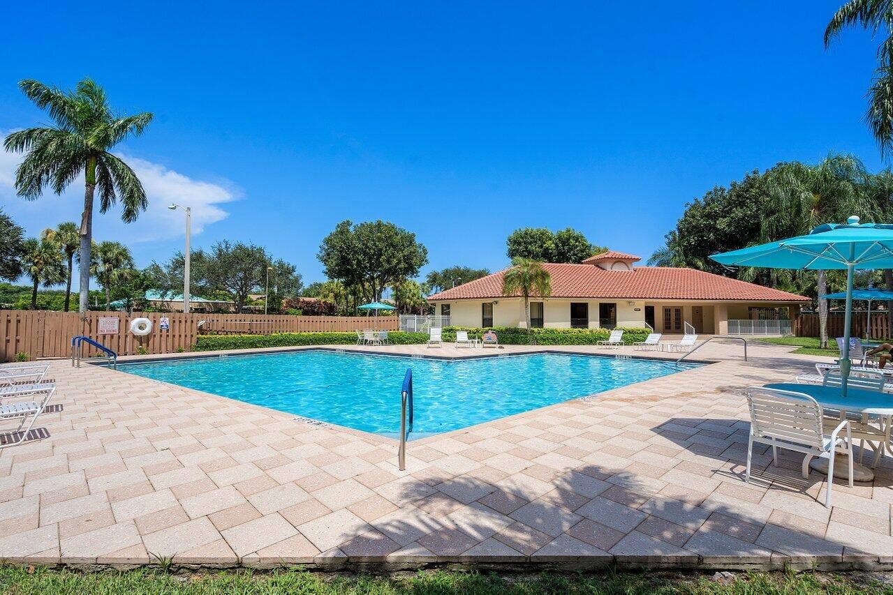 037-462HardwoodPlace-BocaRaton-FL-33431-