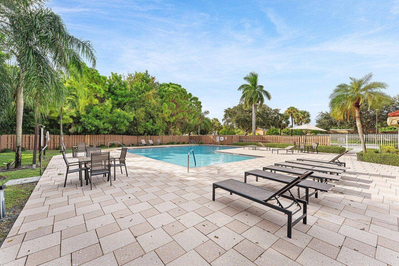 041-462HardwoodPlace-BocaRaton-FL-33431-