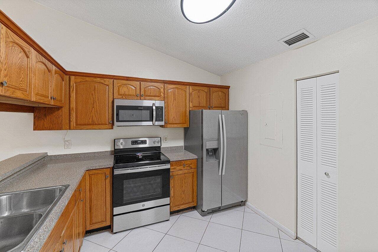 014-462HardwoodPlace-BocaRaton-FL-33431-