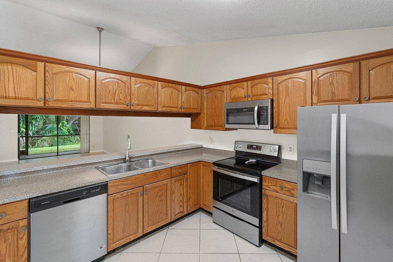 012-462HardwoodPlace-BocaRaton-FL-33431-