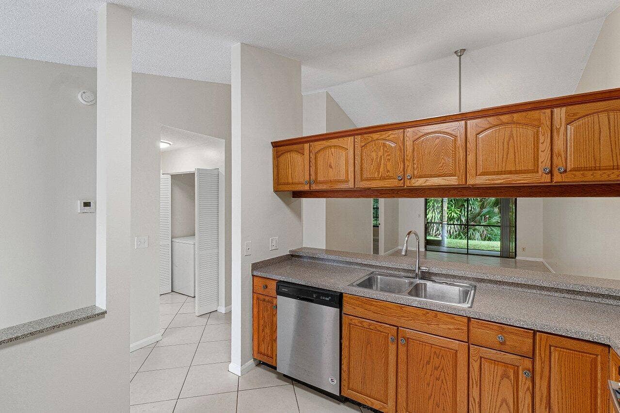 015-462HardwoodPlace-BocaRaton-FL-33431-
