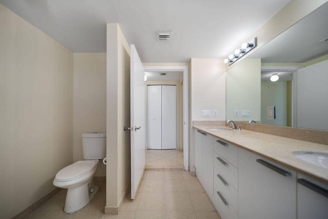 16699 COLLINS Avenue, #3407, Sunny Isles Beach, Sunny Isles Beach, FL 33160 Primary Bathroom