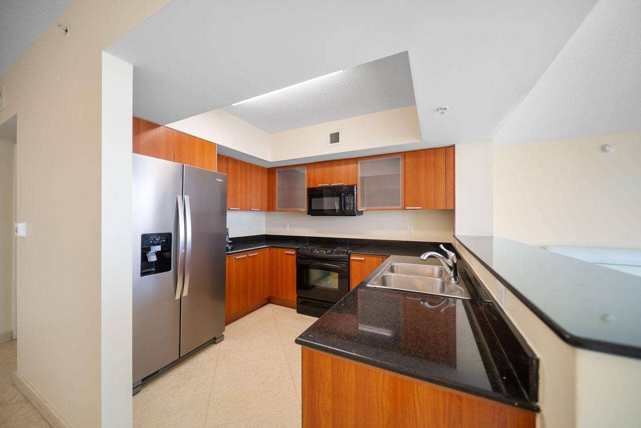 16699 COLLINS Avenue, #3407, Sunny Isles Beach, Sunny Isles Beach, FL 33160 Kitchen