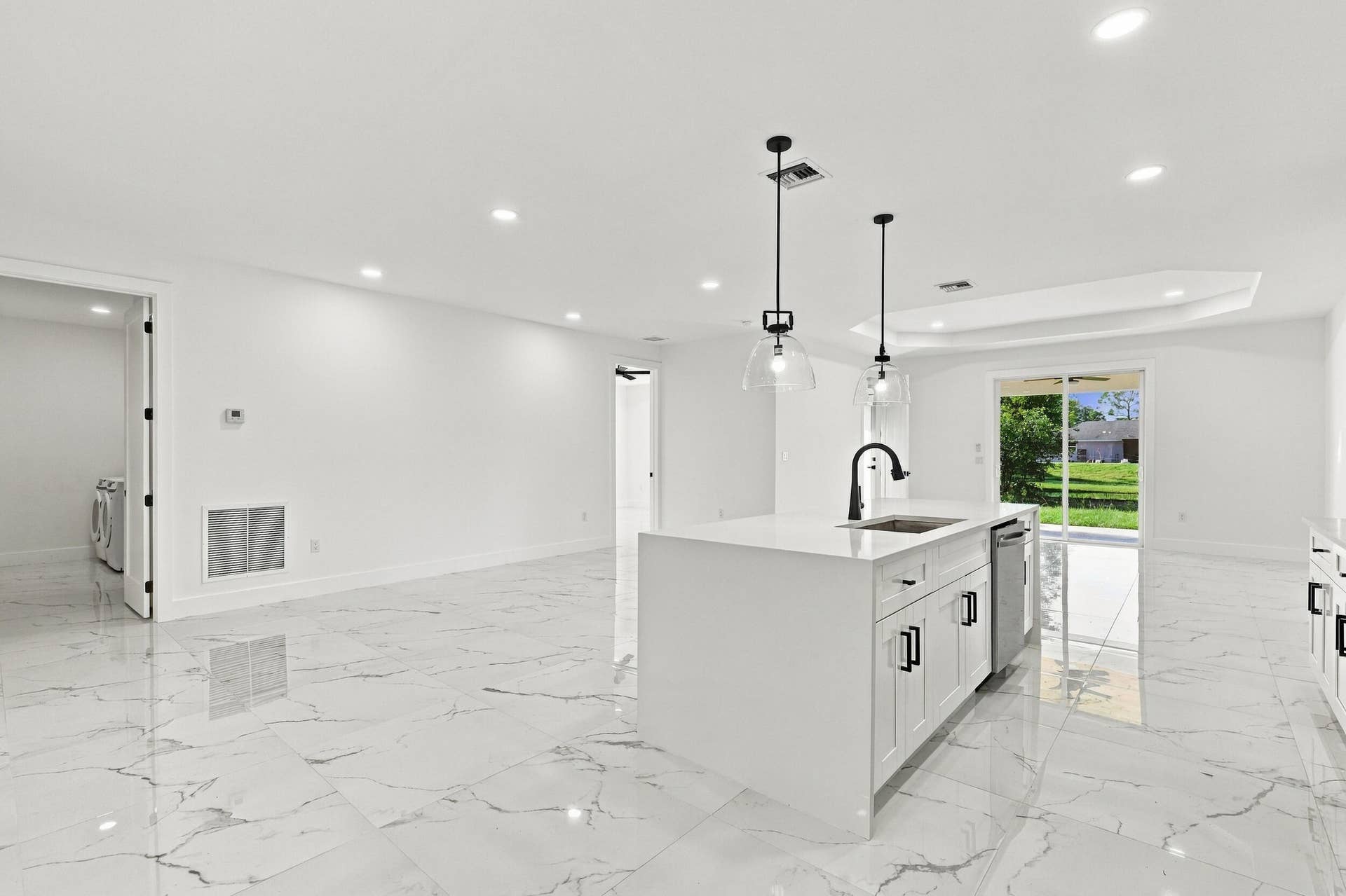 kitchen/ dining room