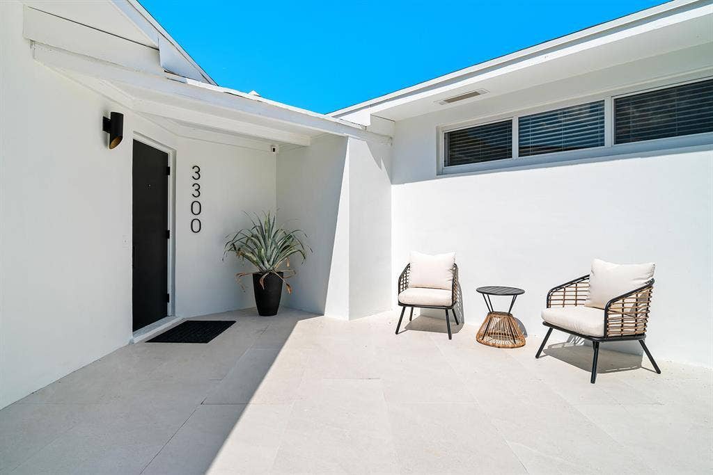 3300 WESTVIEW Avenue, West Palm Beach, FL 33407 Front Terrace