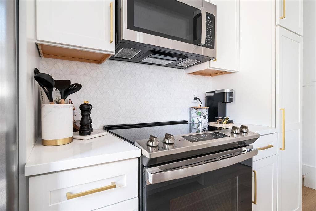 3300 WESTVIEW Avenue, West Palm Beach, FL 33407 Kitchen