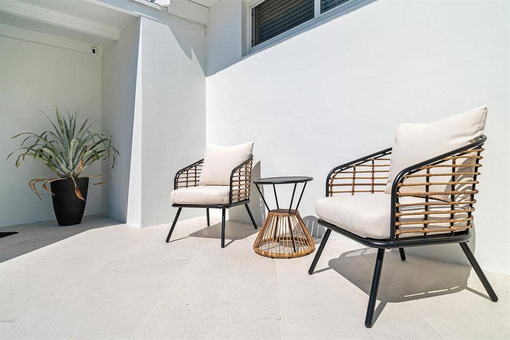3300 WESTVIEW Avenue, West Palm Beach, FL 33407 Front Terrace