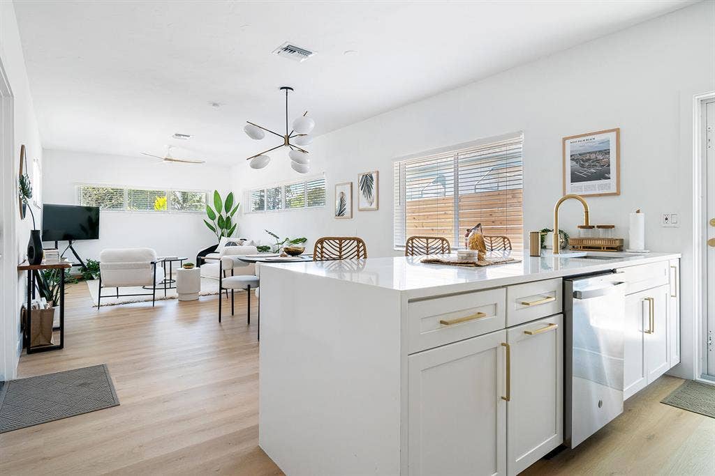 3300 WESTVIEW Avenue, West Palm Beach, FL 33407 Kitchen