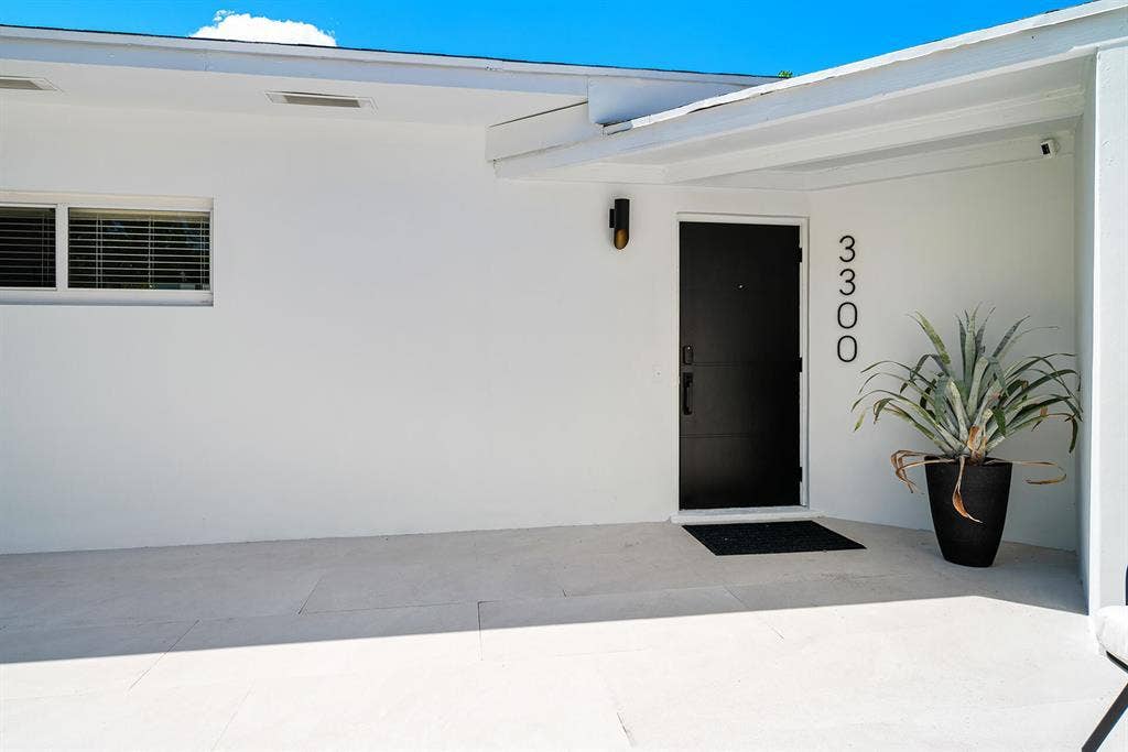 3300 WESTVIEW Avenue, West Palm Beach, FL 33407 Front Terrace