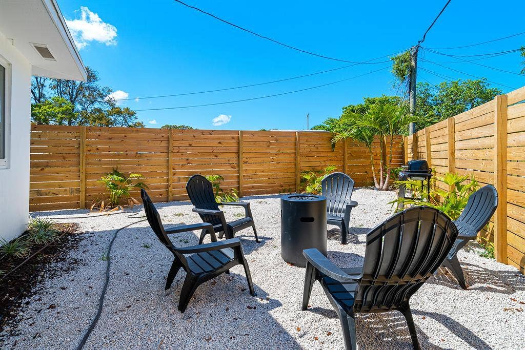 3300 WESTVIEW Avenue, West Palm Beach, FL 33407 Fire Pit