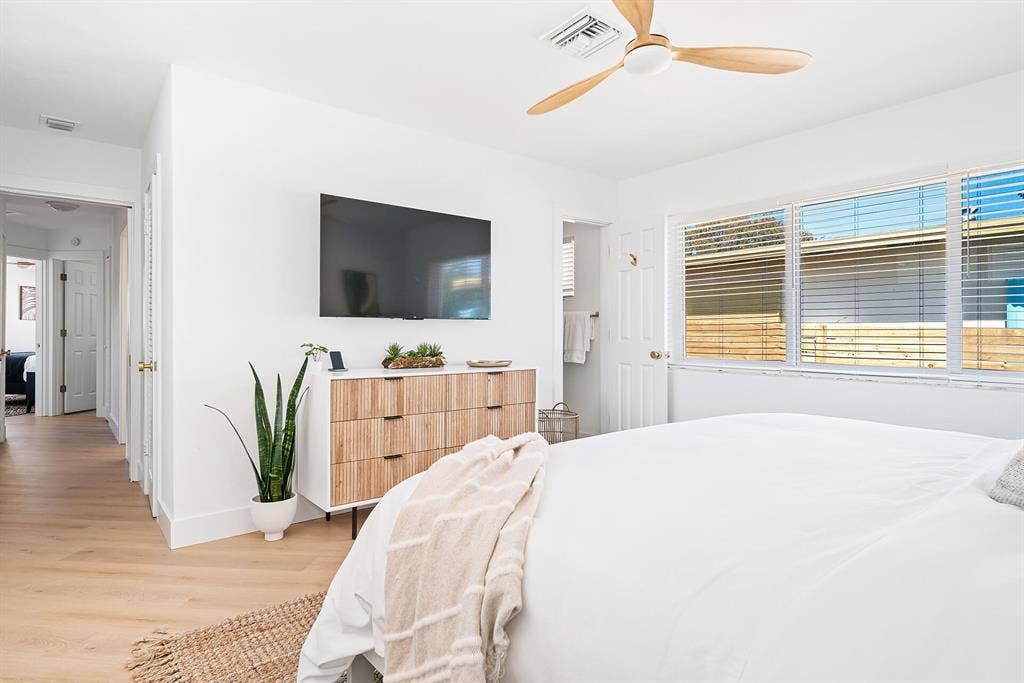 3300 WESTVIEW Avenue, West Palm Beach, FL 33407 Primary Bedroom