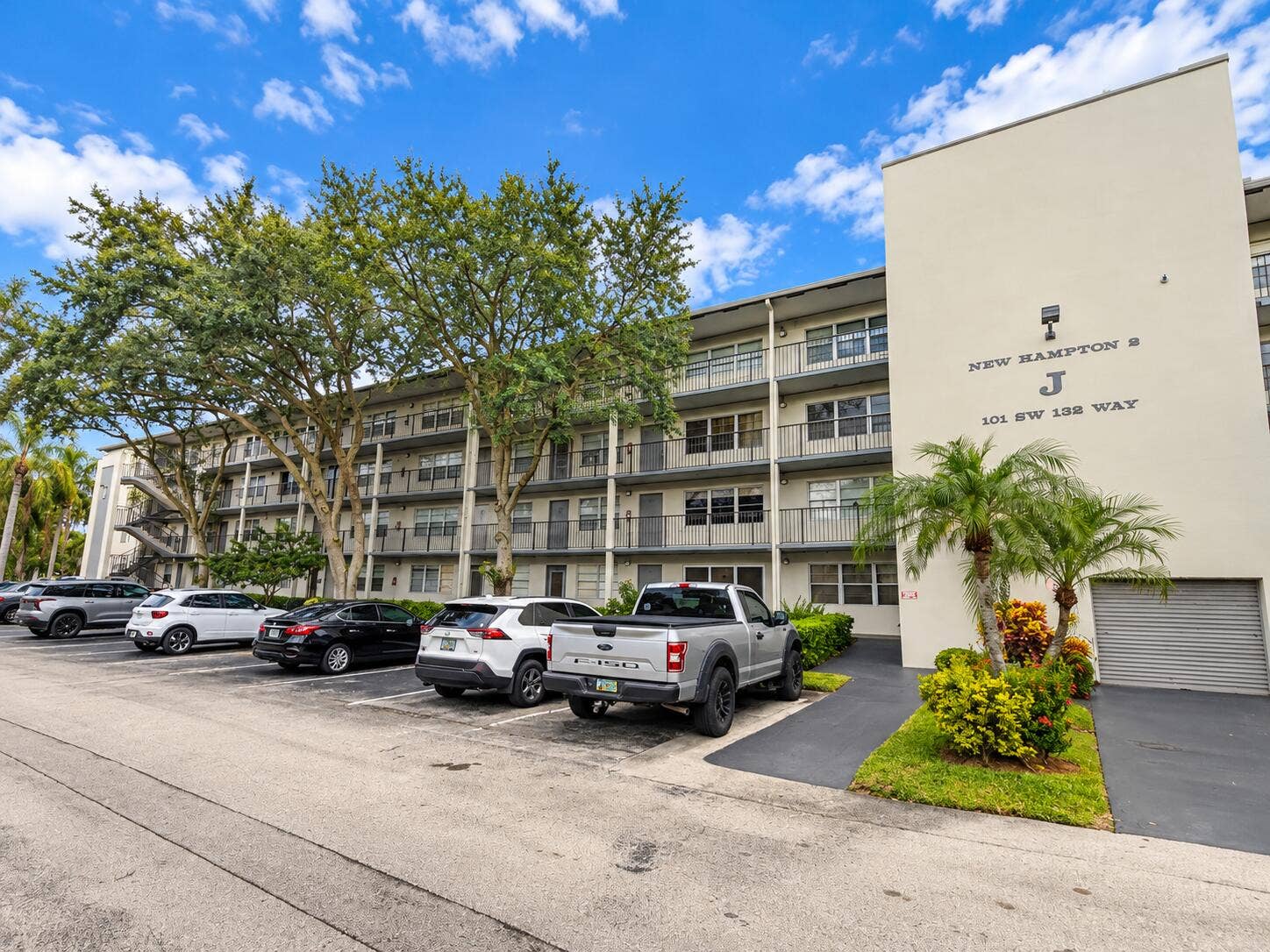 New Hampton 2 Apartment Complex