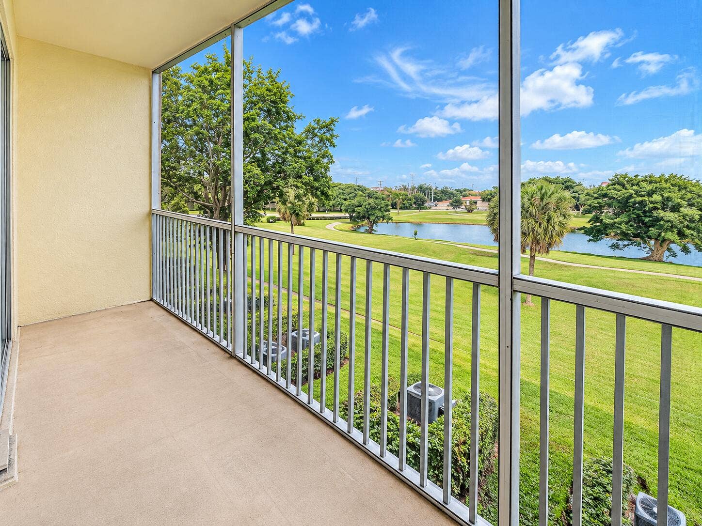 Screened Balcony Overlooking Lakeside Pa