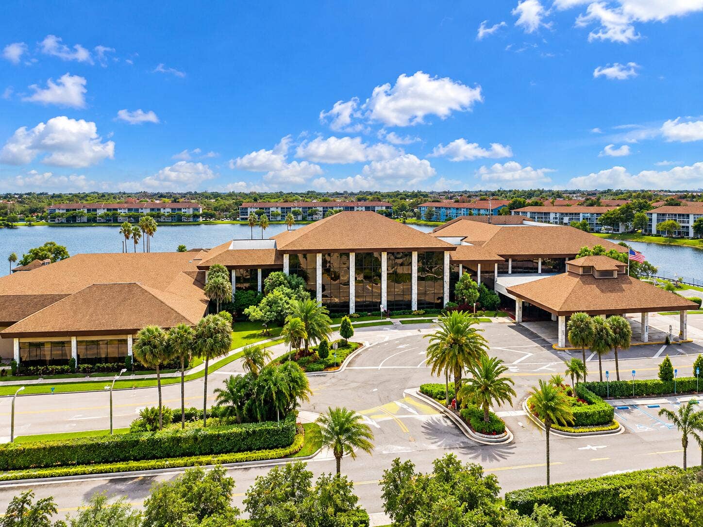 Lakeside Resort Clubhouse and Gardens