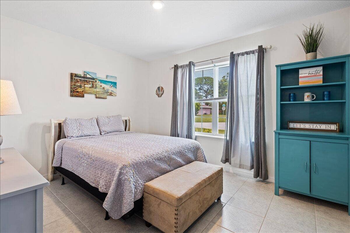 24-Bedroom