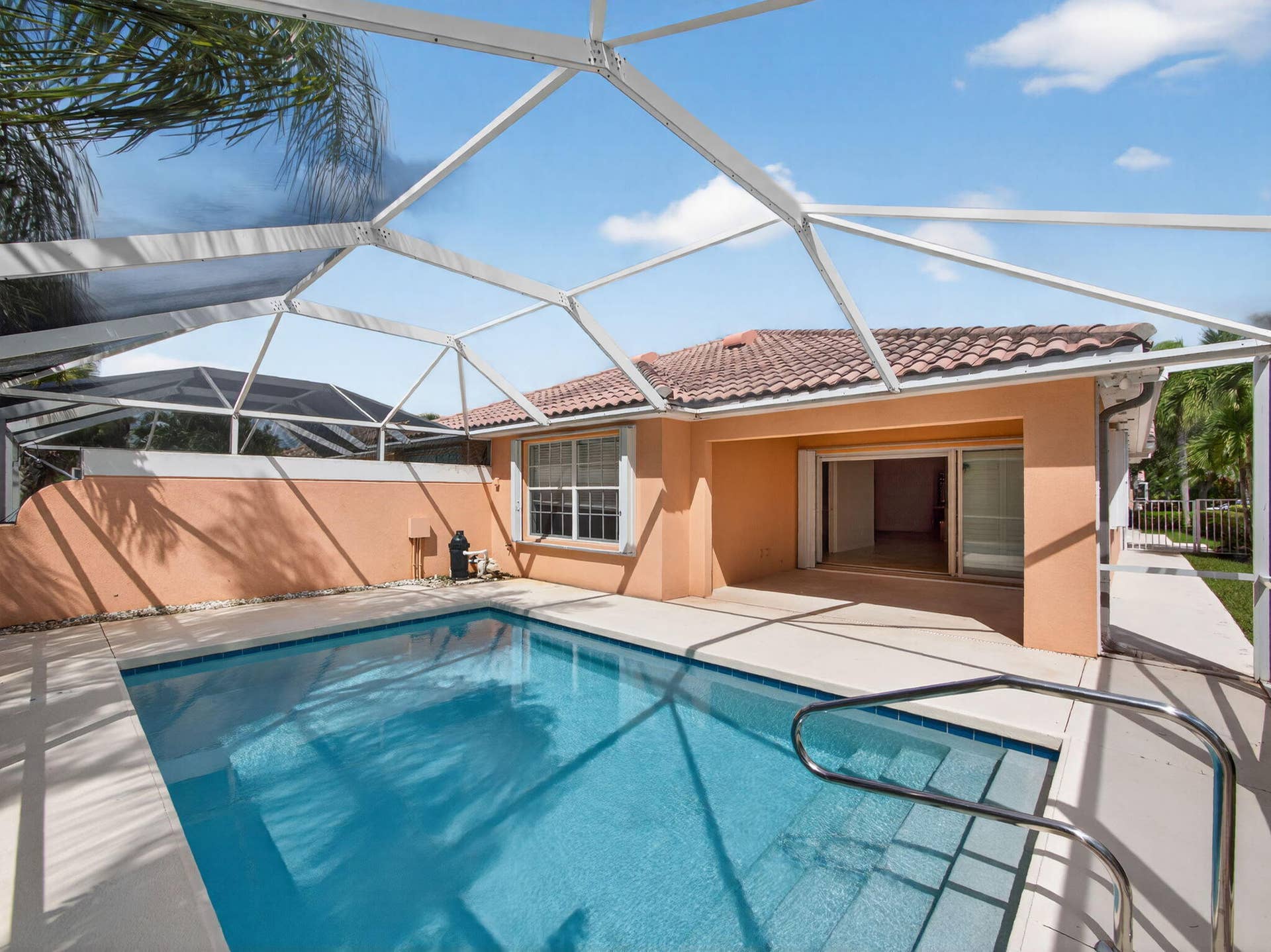 Screened Patio/Pool