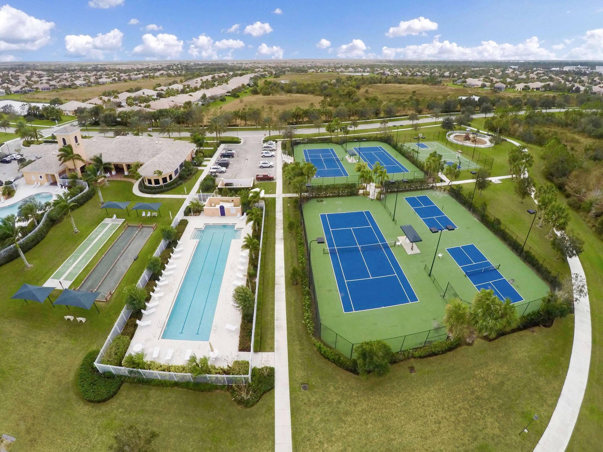 The Lakes Amenities