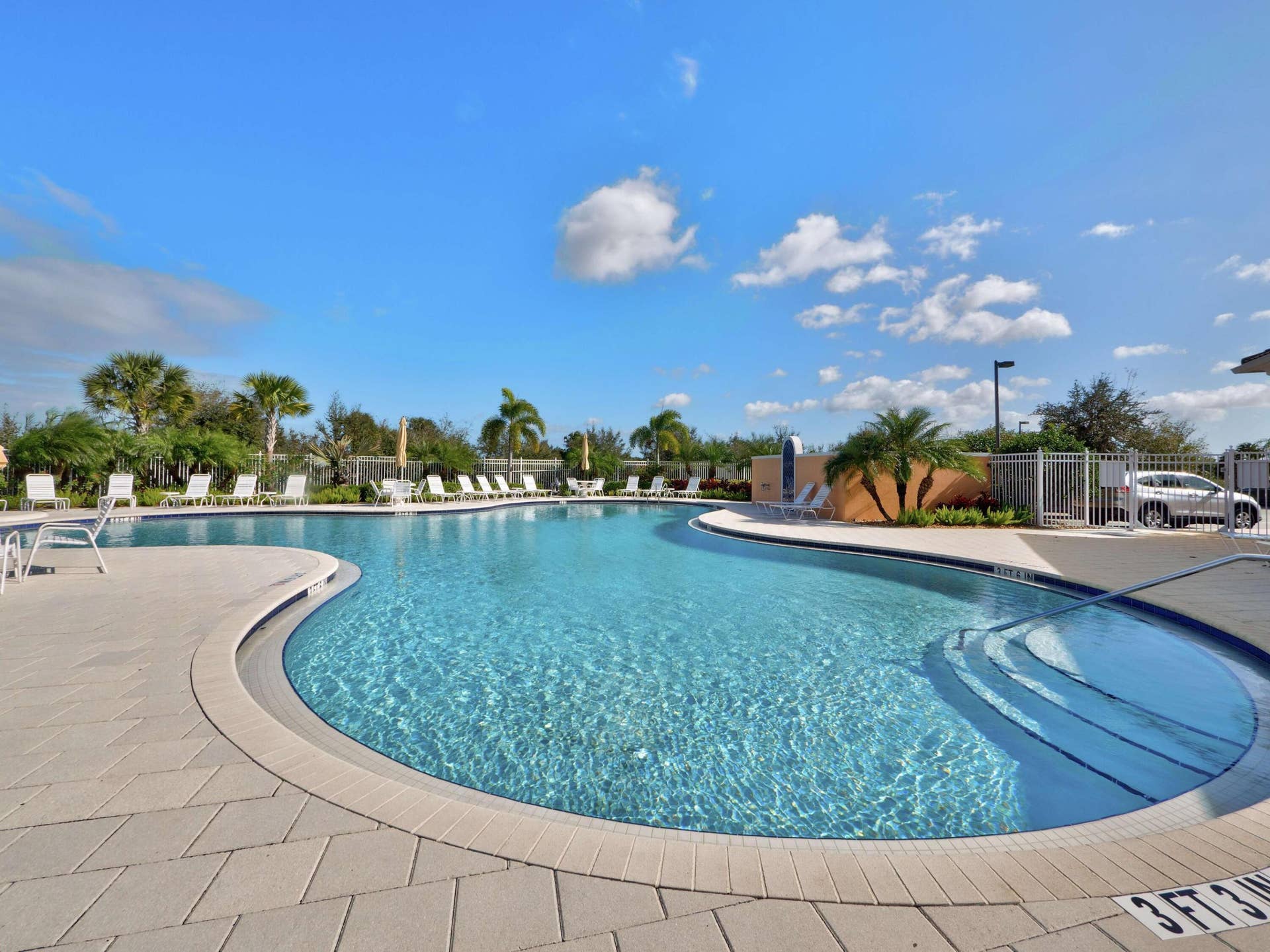 The Lakes Amenities