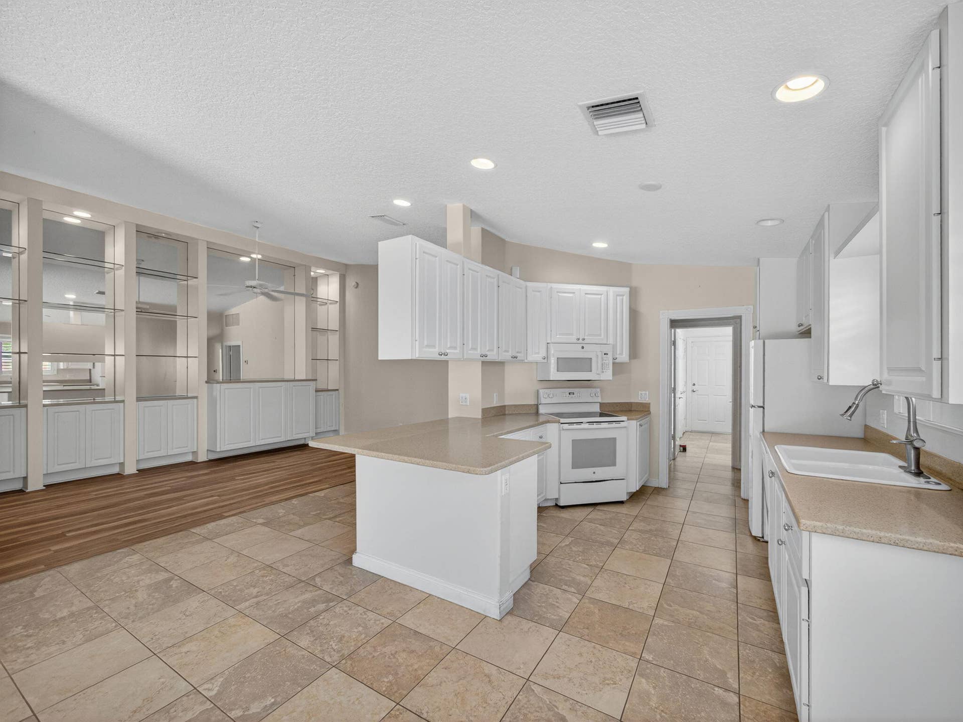 Kitchen/Living