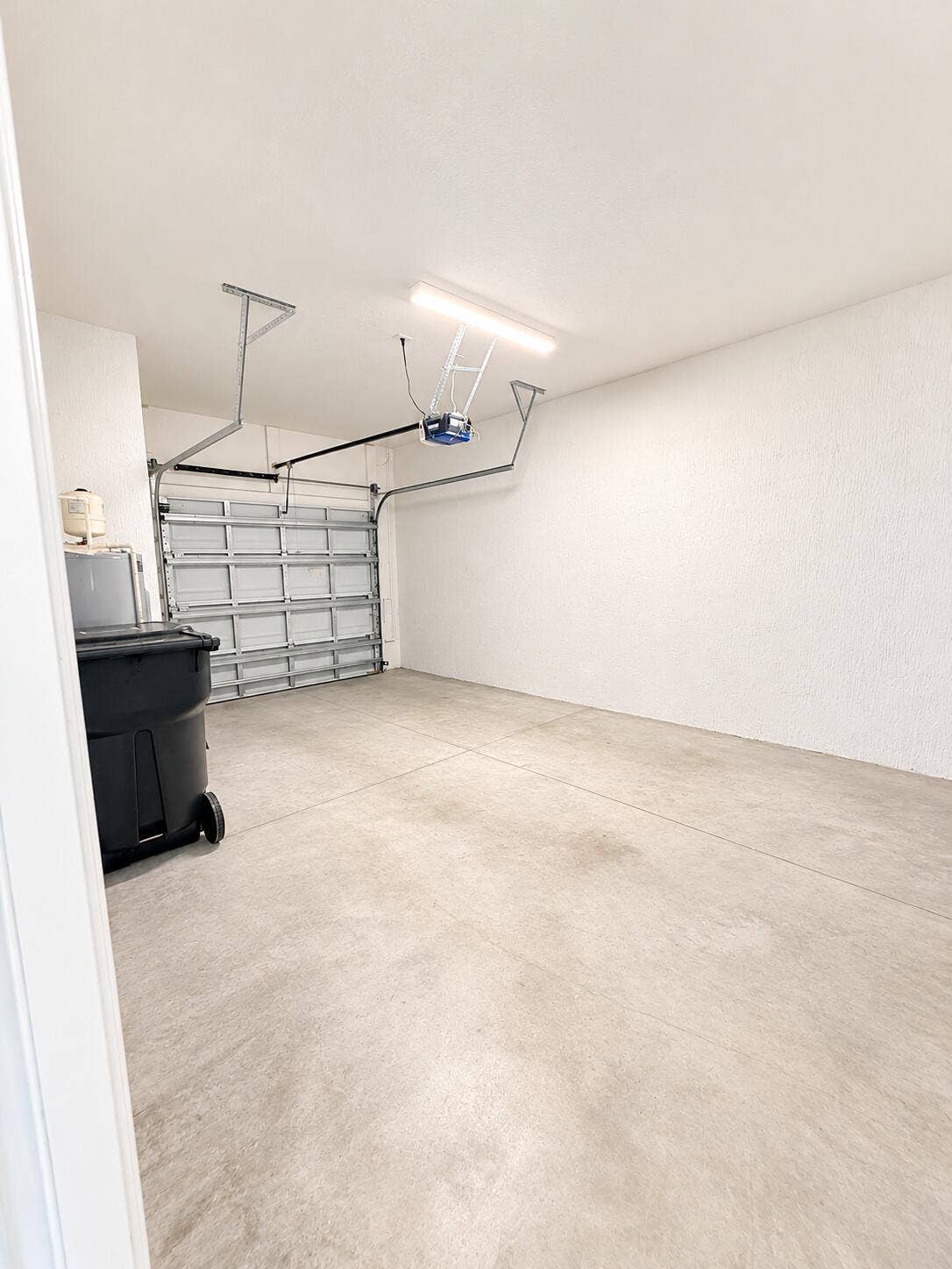 1 Car Garage