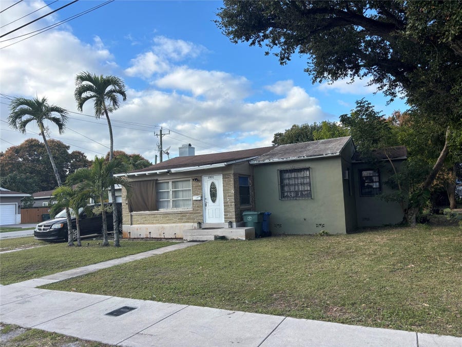 Property photo for 1001 NE 33RD Street, Oakland Park, FL