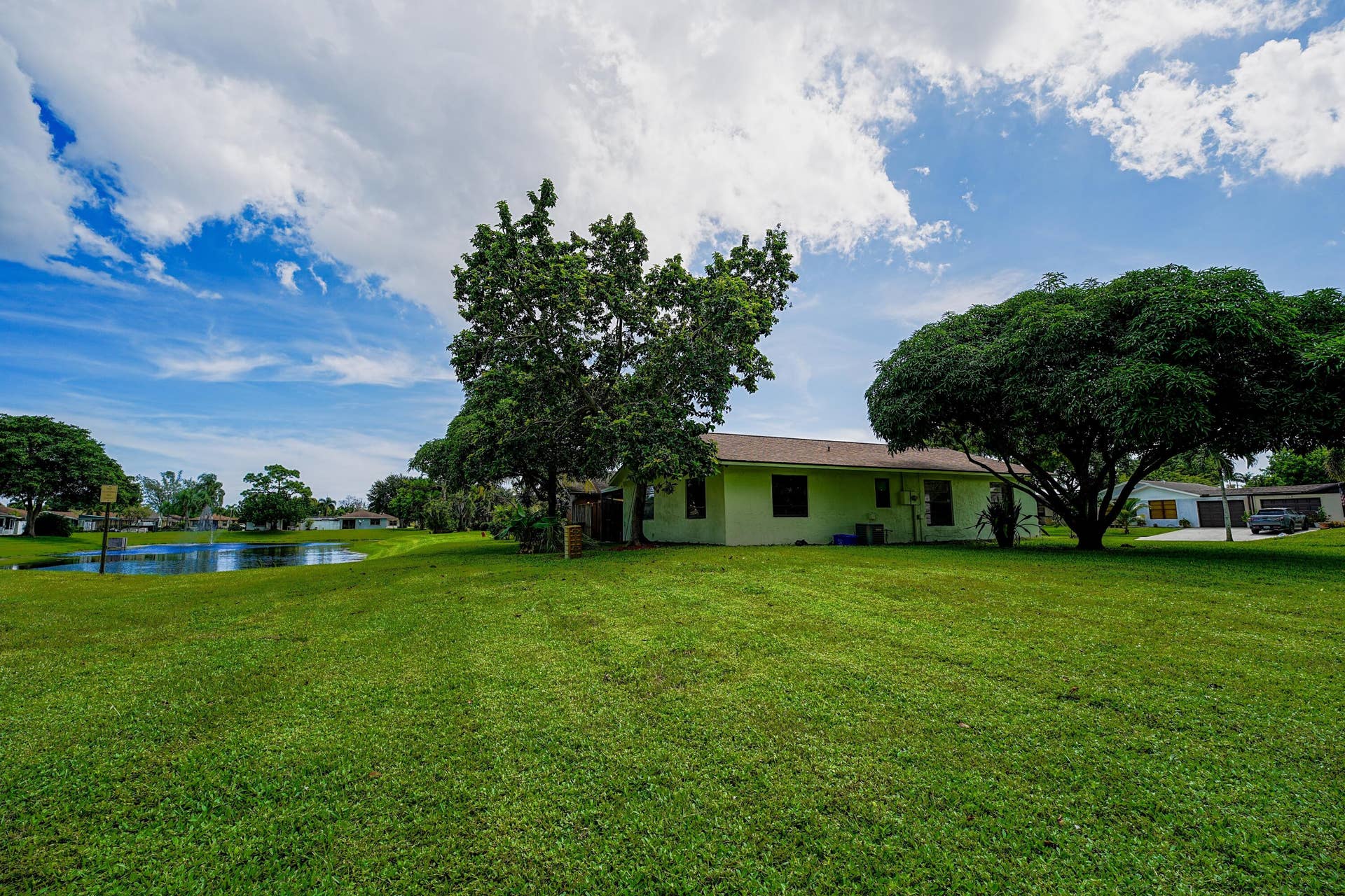 yard side view 1
