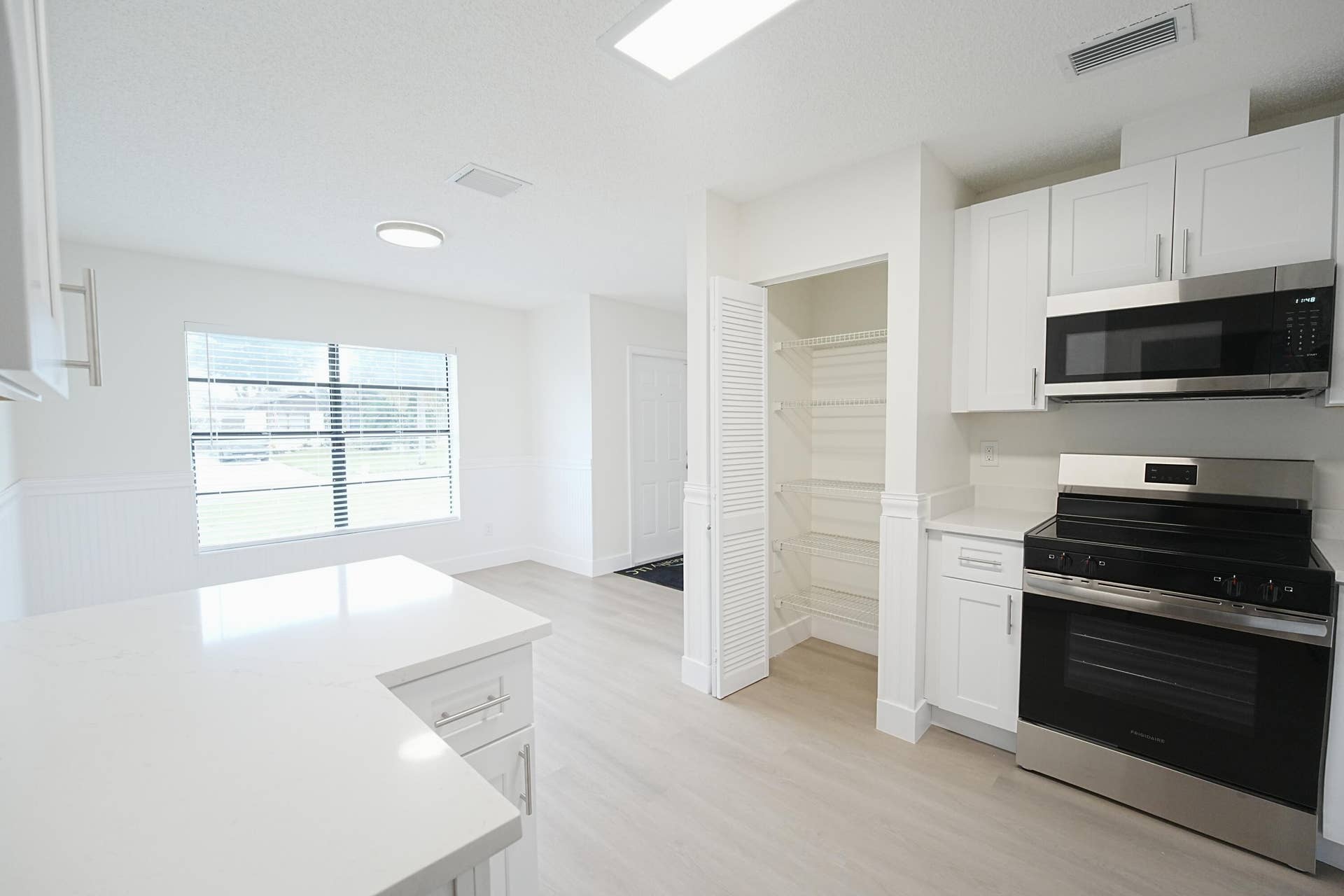 Dine-in kitchen