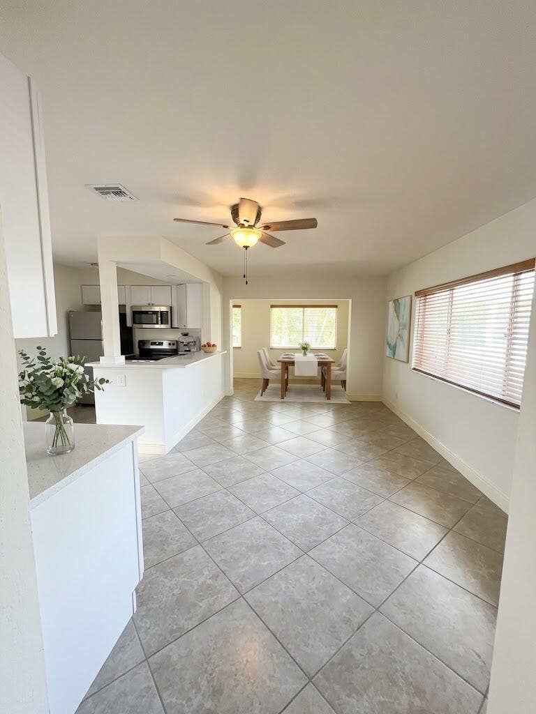 2713 NE 33rd Avenue, #2, Fort Lauderdale, FL 33308 Living Area