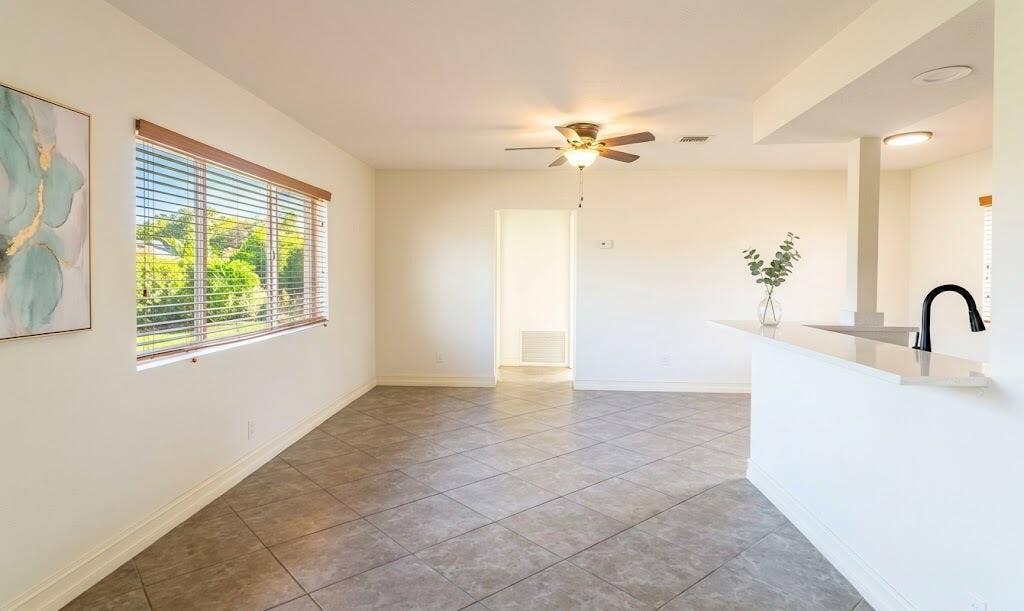 2713 NE 33rd Avenue, #2, Fort Lauderdale, FL 33308 Living Room