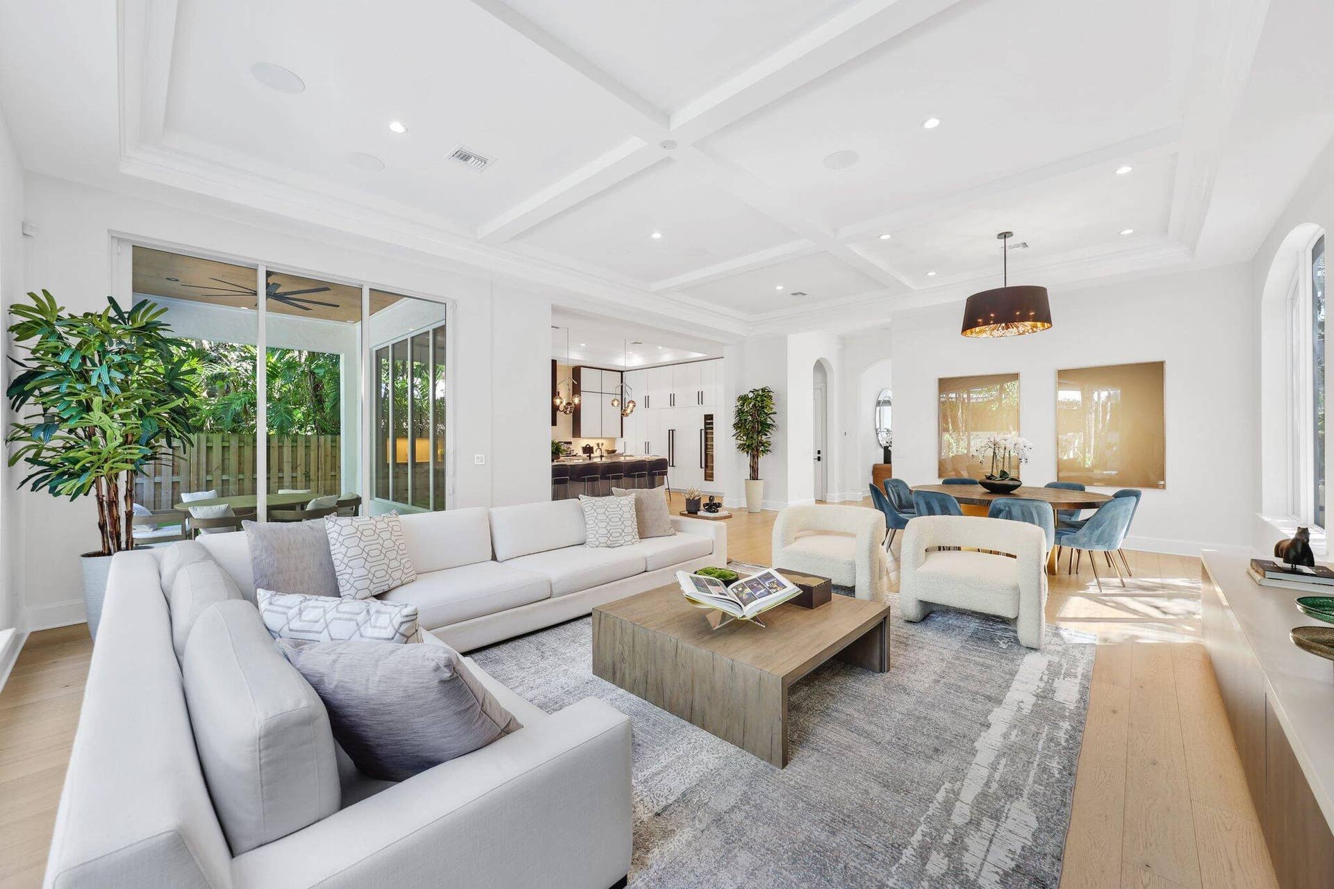 755 W Fern Drive, Boca Raton, FL 33432 Living Room