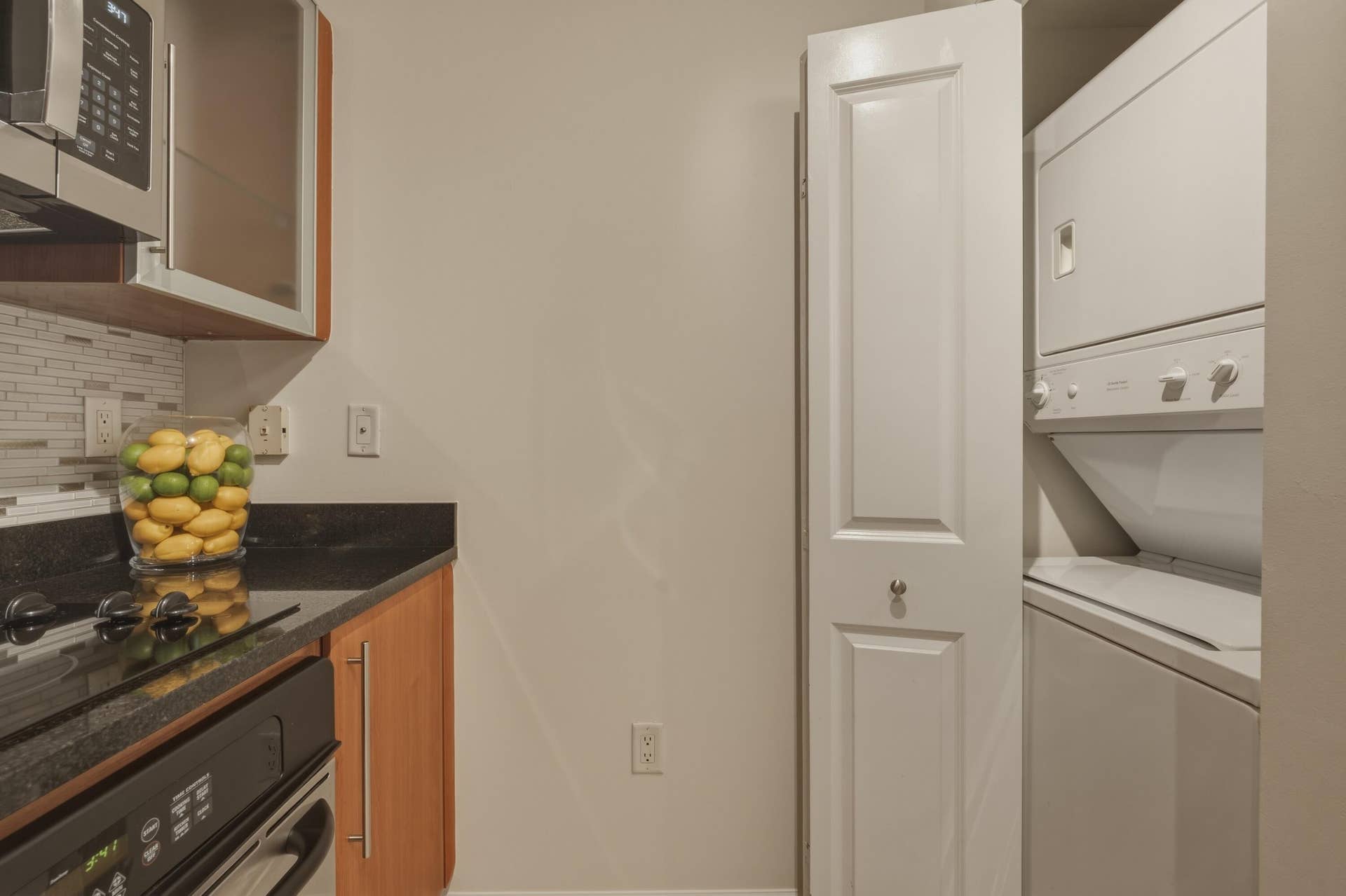 Kitchen & Laundry