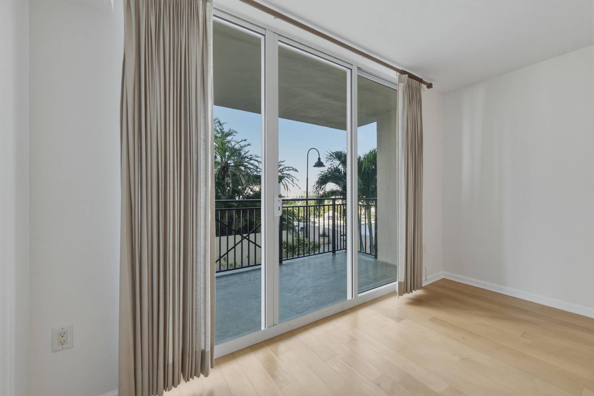 Sliders to Balcony