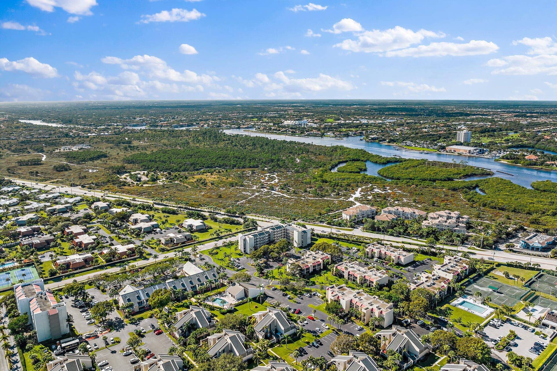 022-1605US1NM1103-Jupiter-FL-SMALL