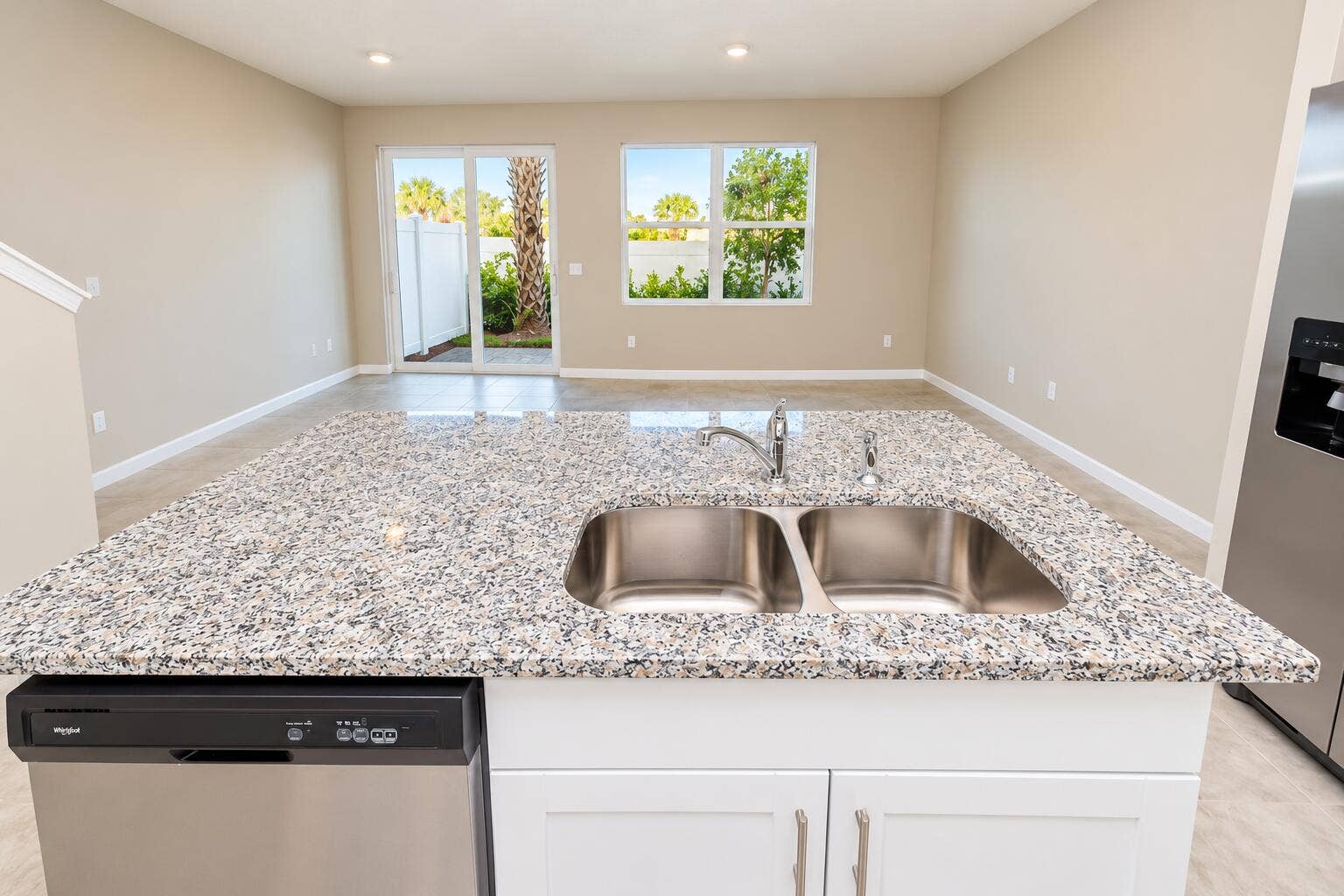 Bright Modern Open-Plan Kitchen and Livi