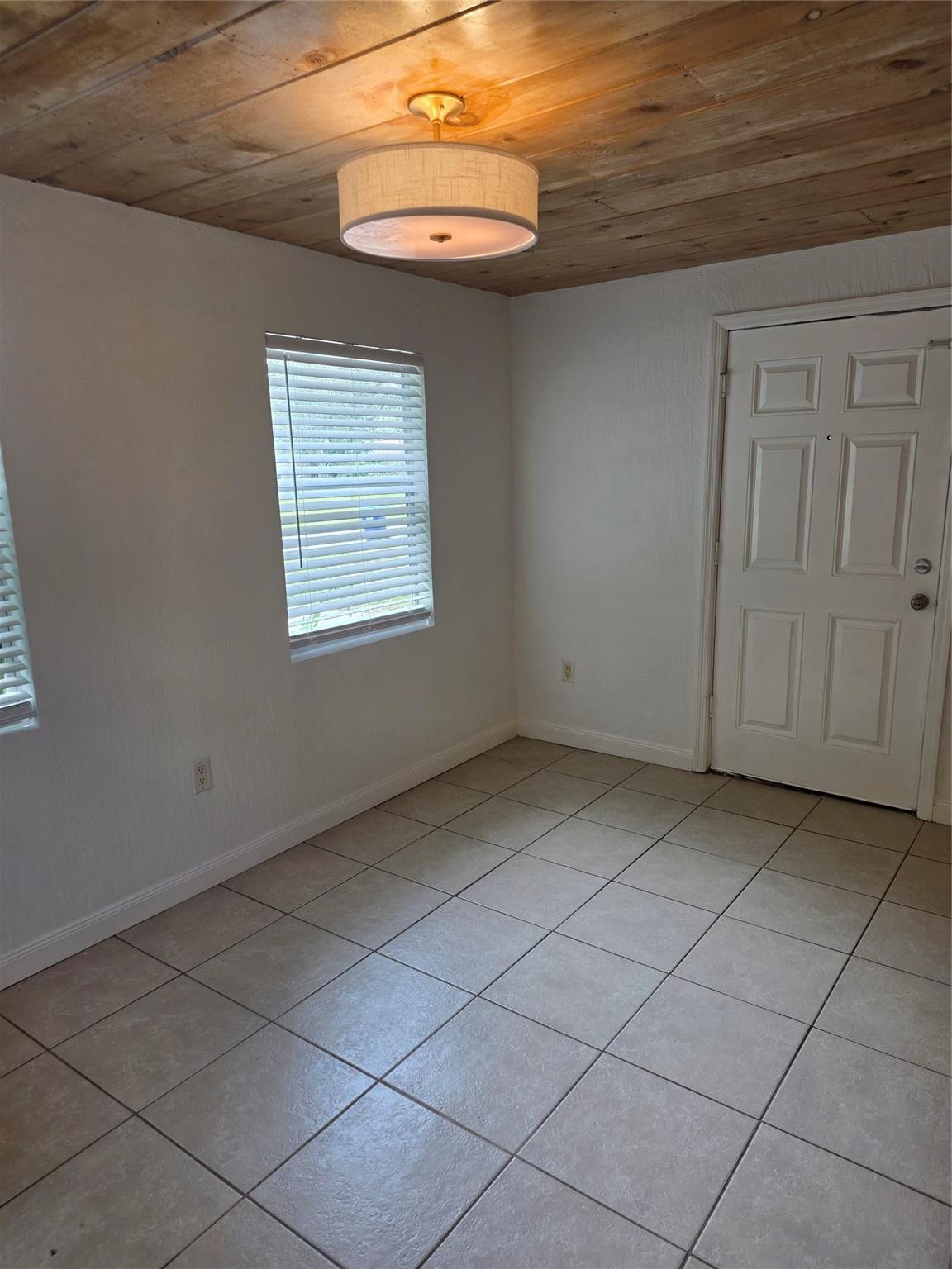 Entertainment room.