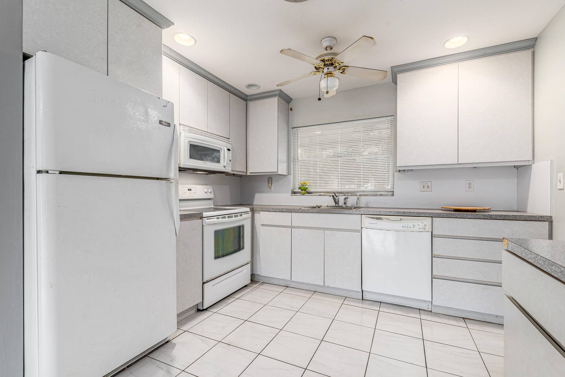 925 SE Osceola St, Stuart, FL 34994-6