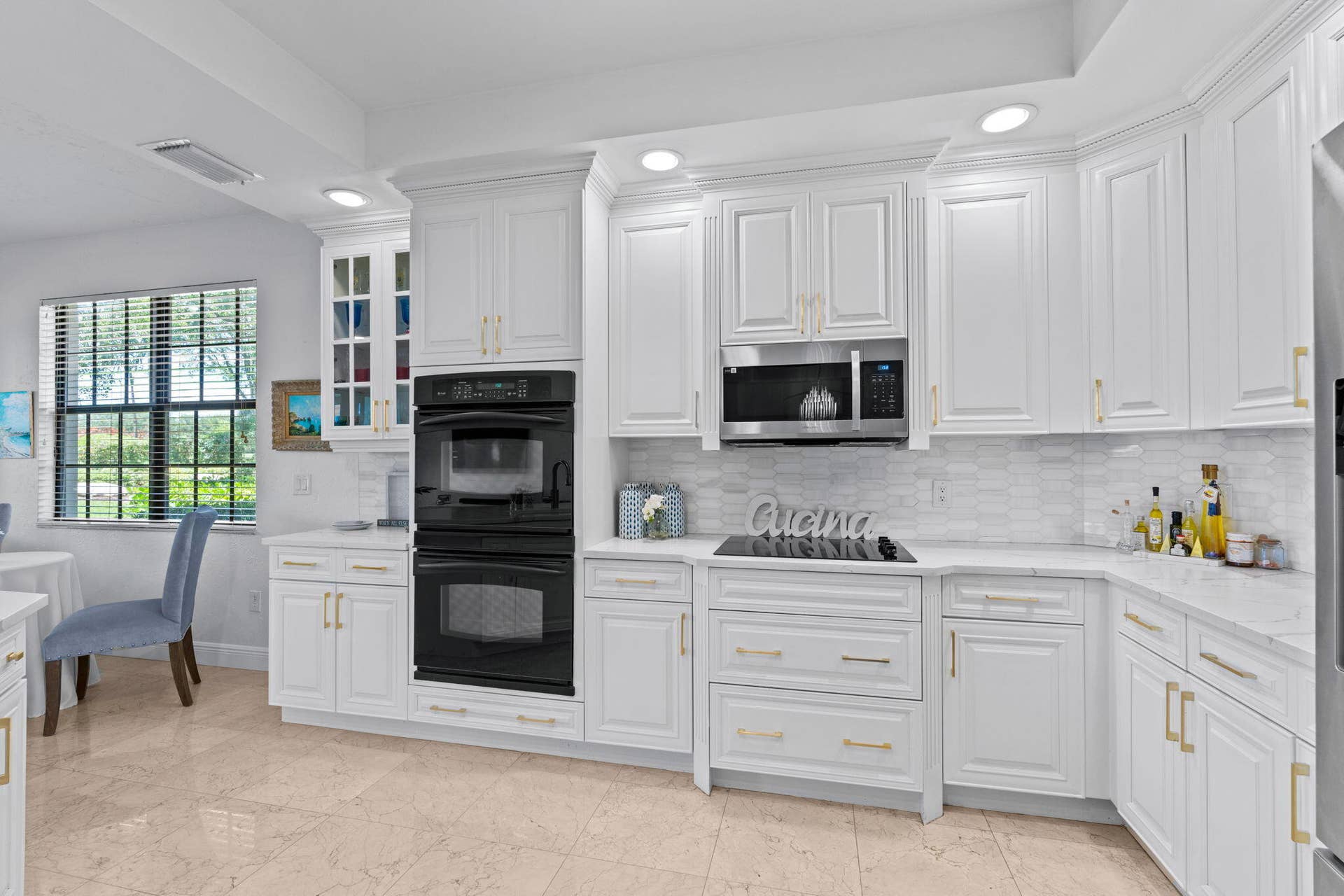 11-web-or-mls-A7406853