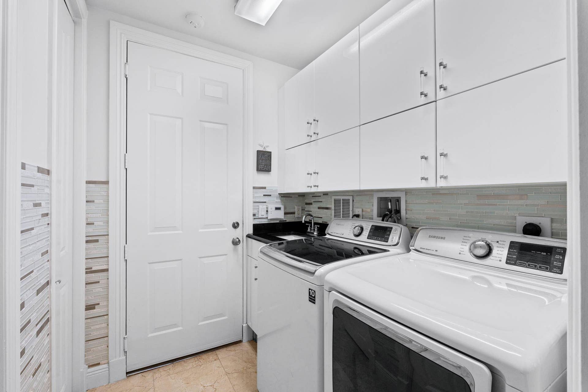 32-web-or-mls-A7406763