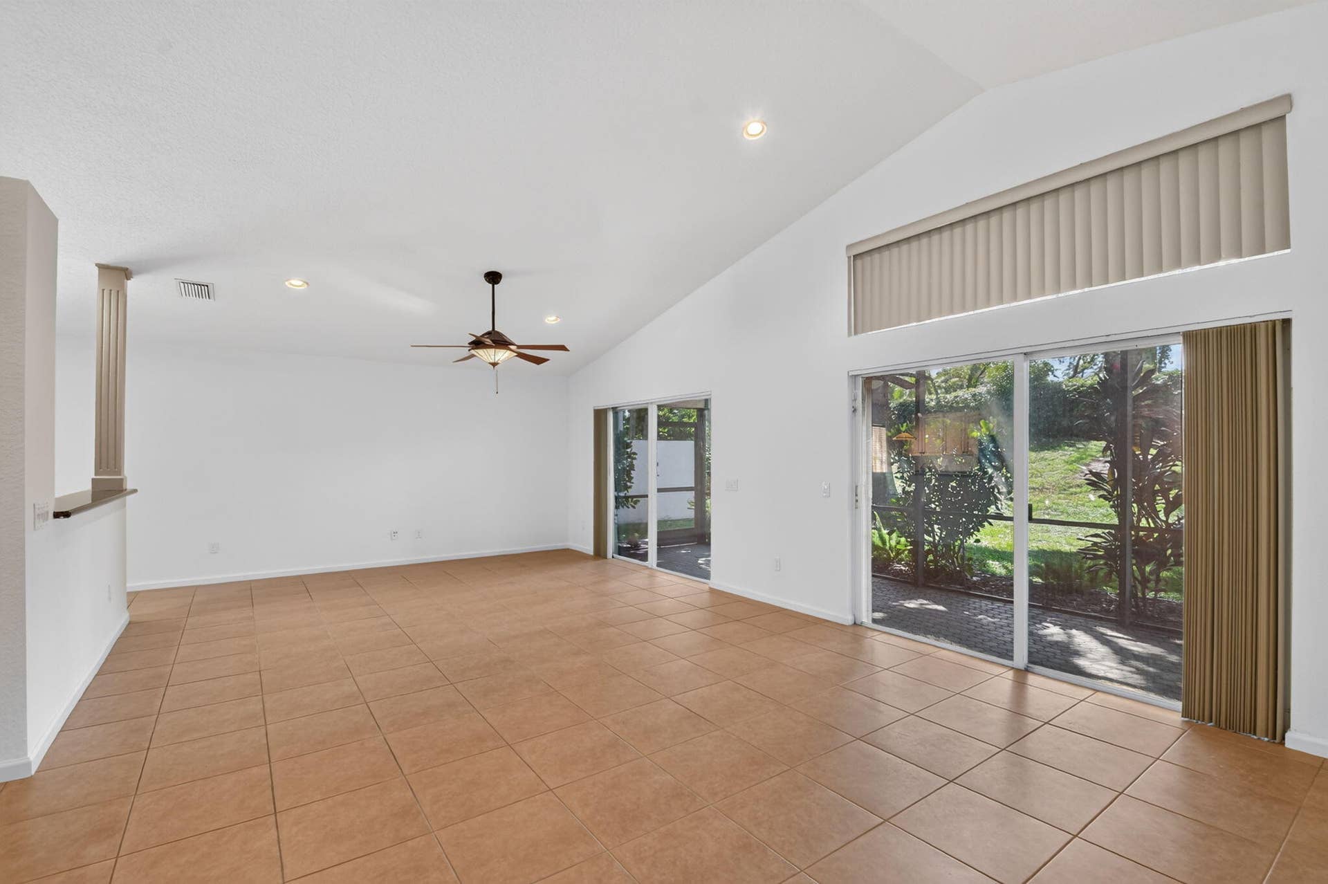 FAMILY ROOM/GREAT ROOM