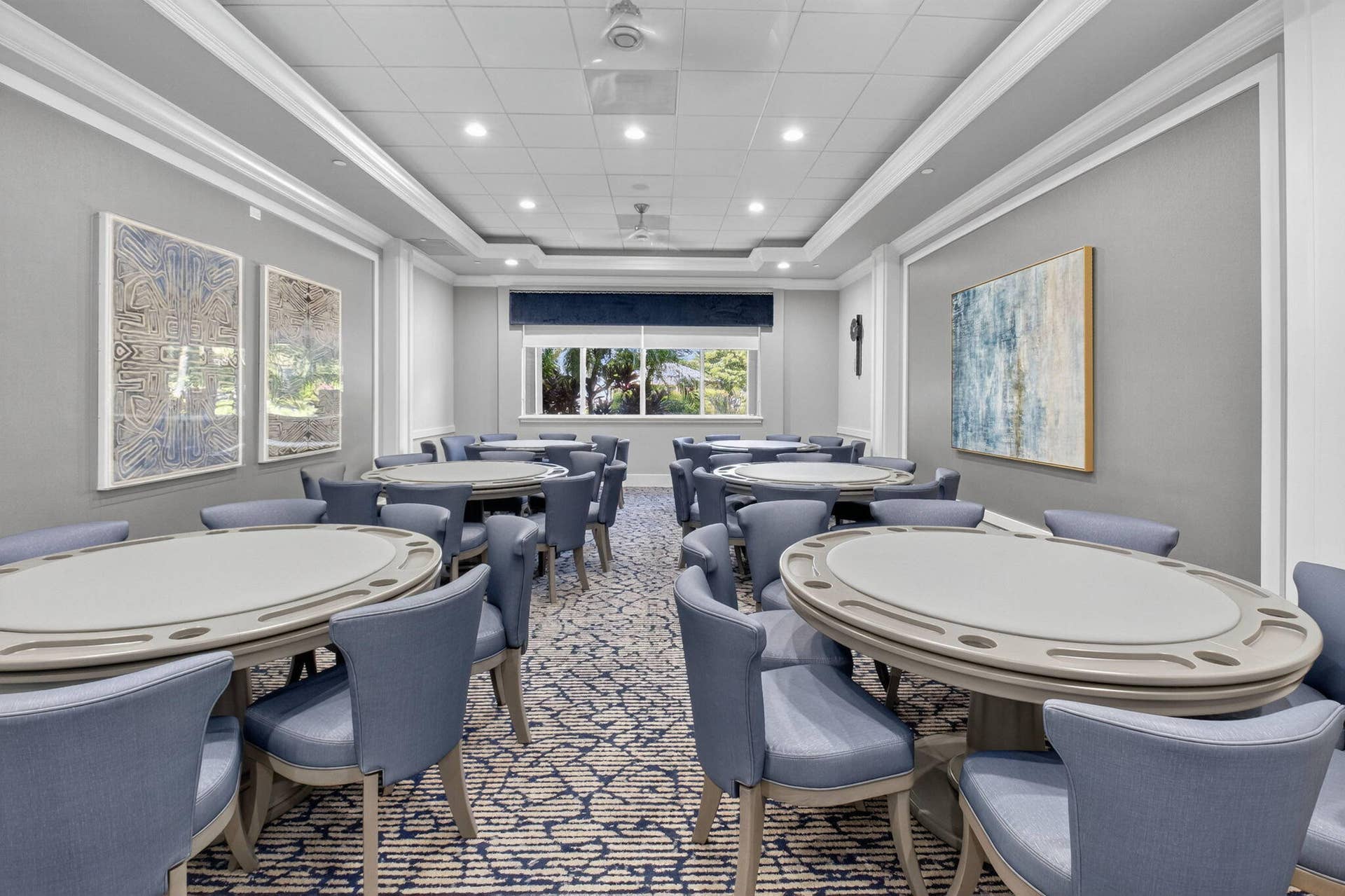 POKER ROOM