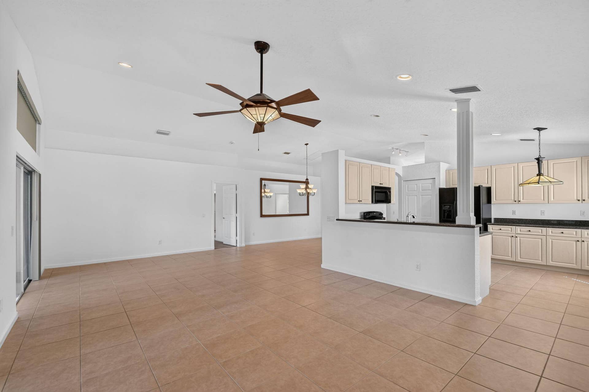 KITCHEN/FAMILY ROOM/GREAT ROOM