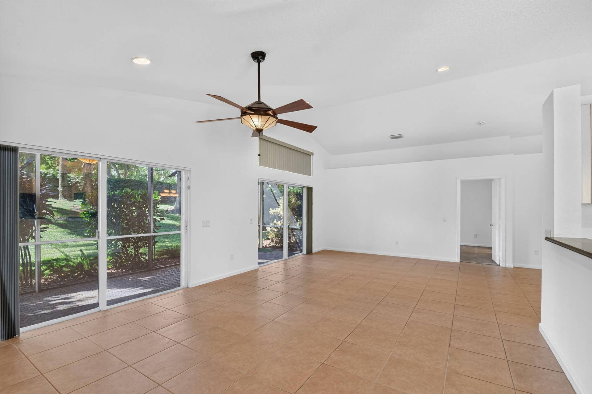 FAMILY ROOM/GREAT ROOM
